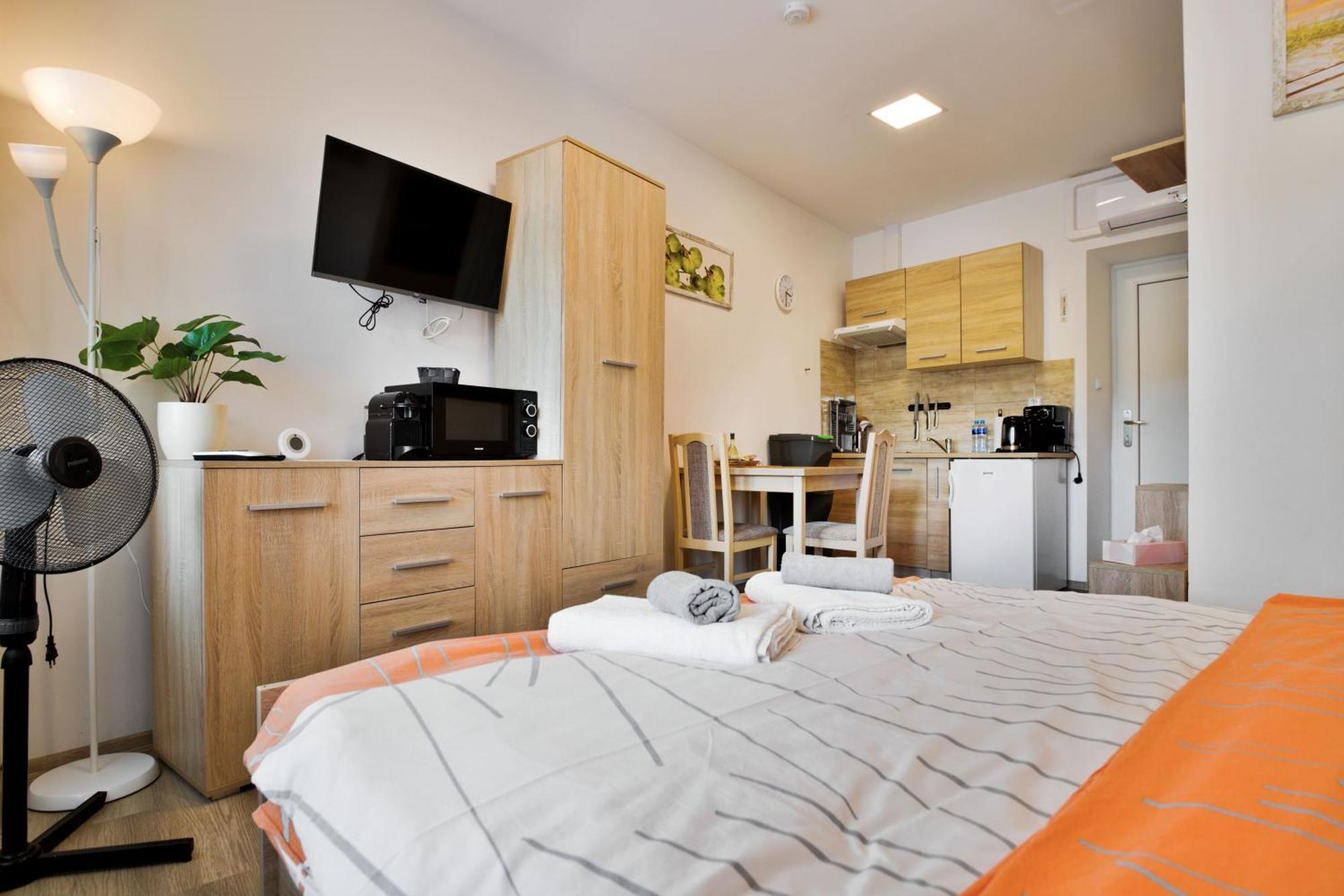 Apartmany Дечин Екстериор снимка