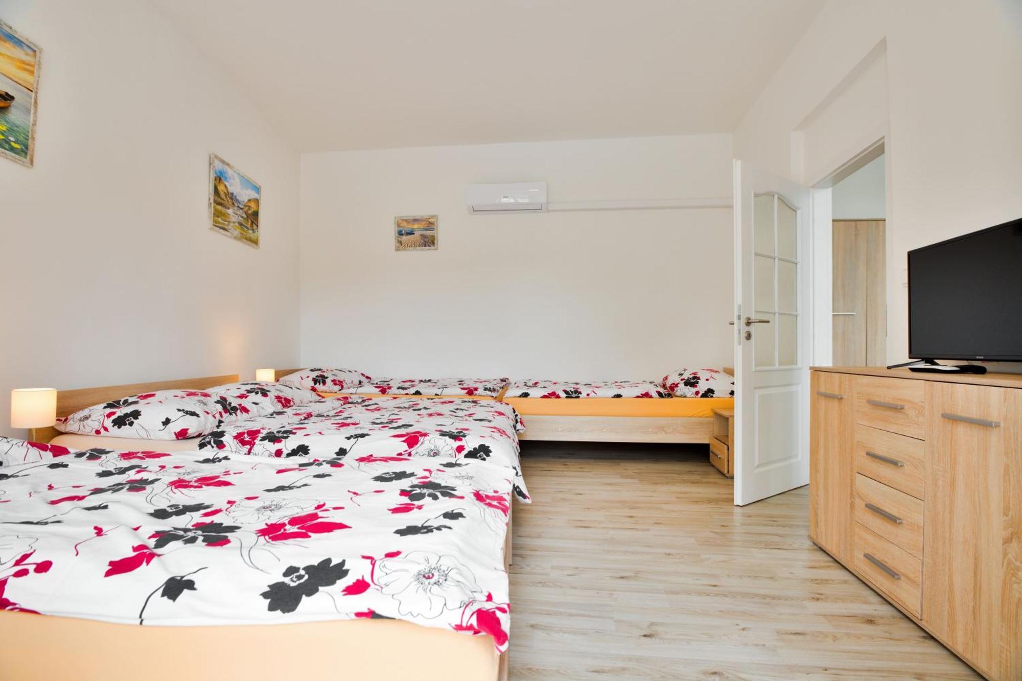 Apartmany Дечин Екстериор снимка